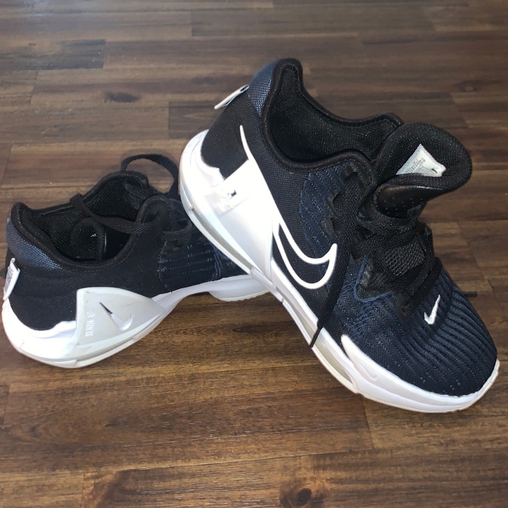 Nike LeBron Witness.  Boys 6Y